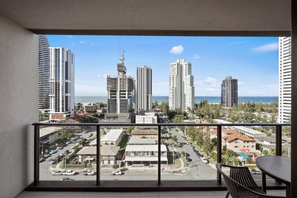 Broadbeach Apartment Level 10 With Beach Views Gold Coast Esterno foto