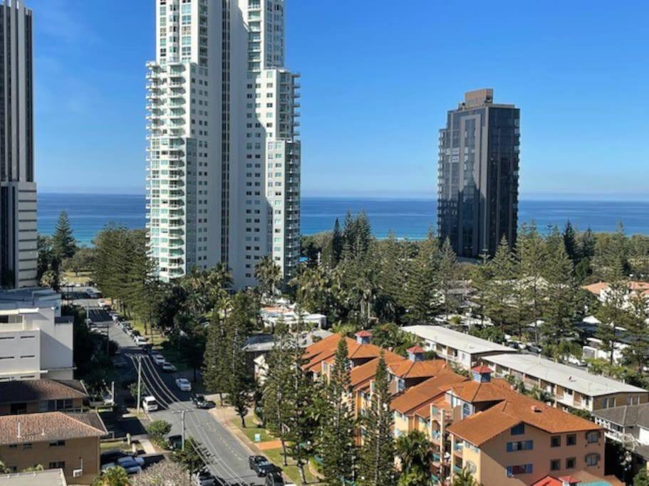 Broadbeach Apartment Level 10 With Beach Views Gold Coast Esterno foto