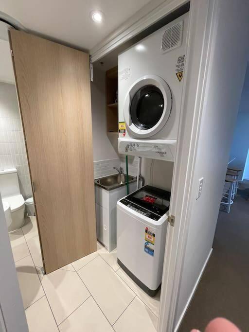 Broadbeach Apartment Level 10 With Beach Views Gold Coast Esterno foto
